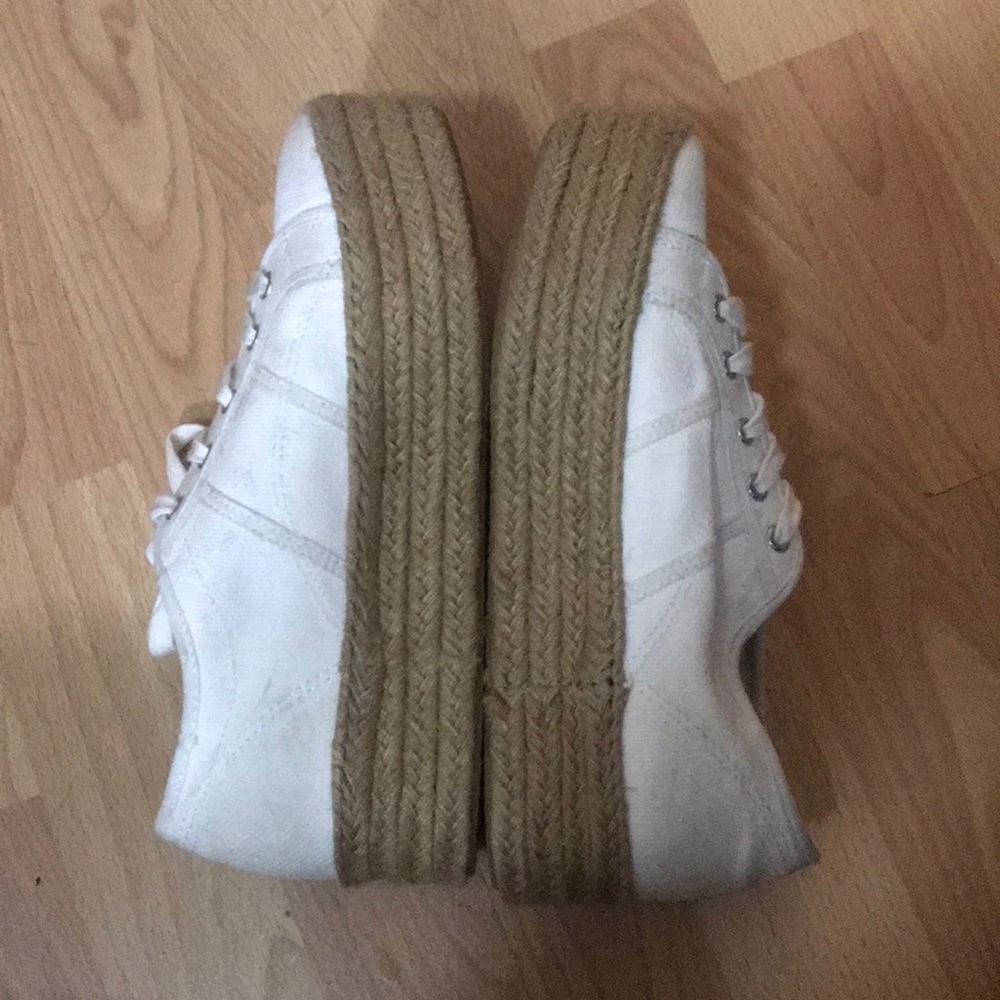 White sneaker with espadrille bottom